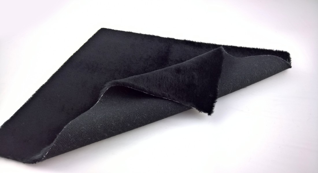 Plüsch Brigita schwarz
